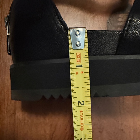 Eileen Fisher Black Leather Size 6 Strappy Sandals - Picture 9 of 10